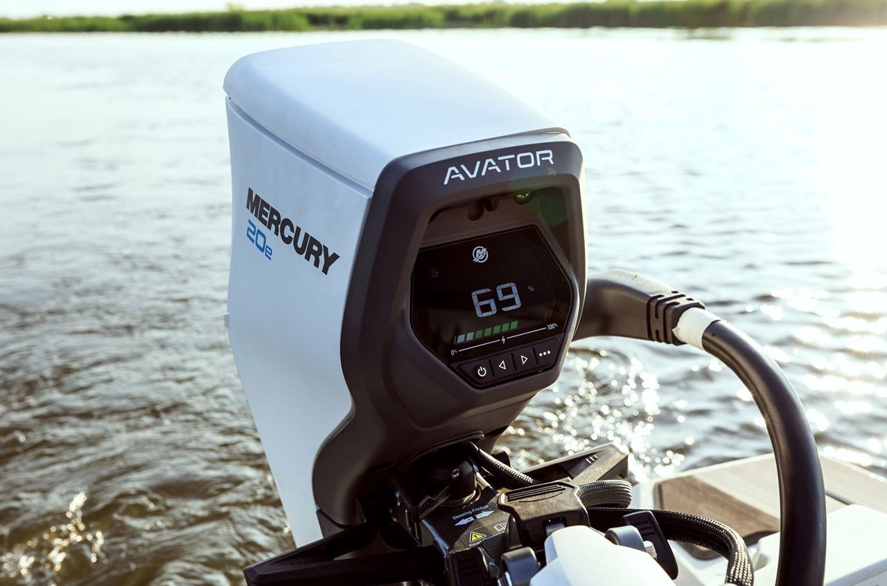 Mercury Avator Electric Outboard – 20ESRC – 5hp Equivalent, Remote Control, 15″ Shaft view 5