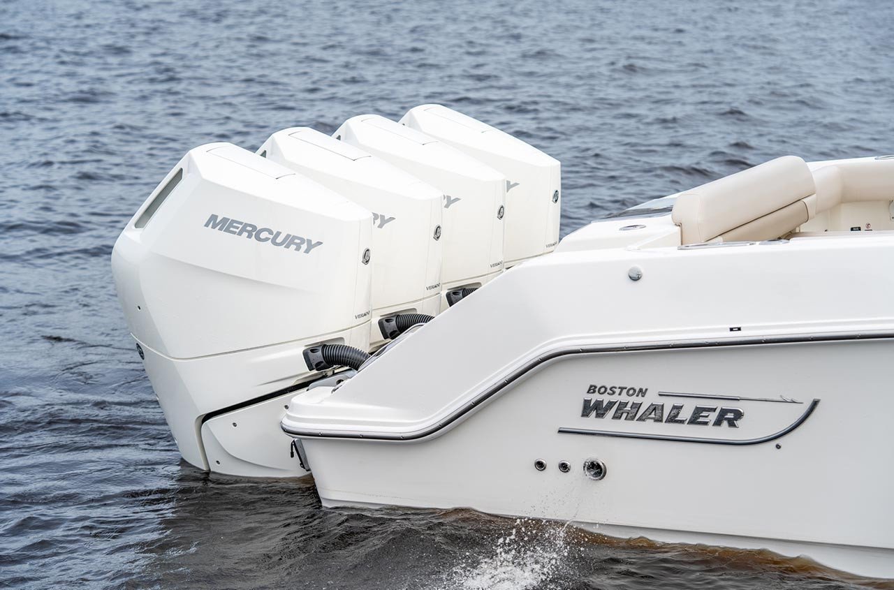 Mercury 400HP Verado V10 4-Stroke Outboard | Counter Rotation | Electric Start | 35″ XX-Long | White | Verado 400CXXXL V10 WH view 9