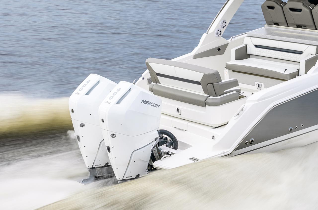 Mercury 400HP Verado V10 4-Stroke Outboard | Counter Rotation | Electric Start | 35″ XX-Long | White | Verado 400CXXXL V10 WH view 5
